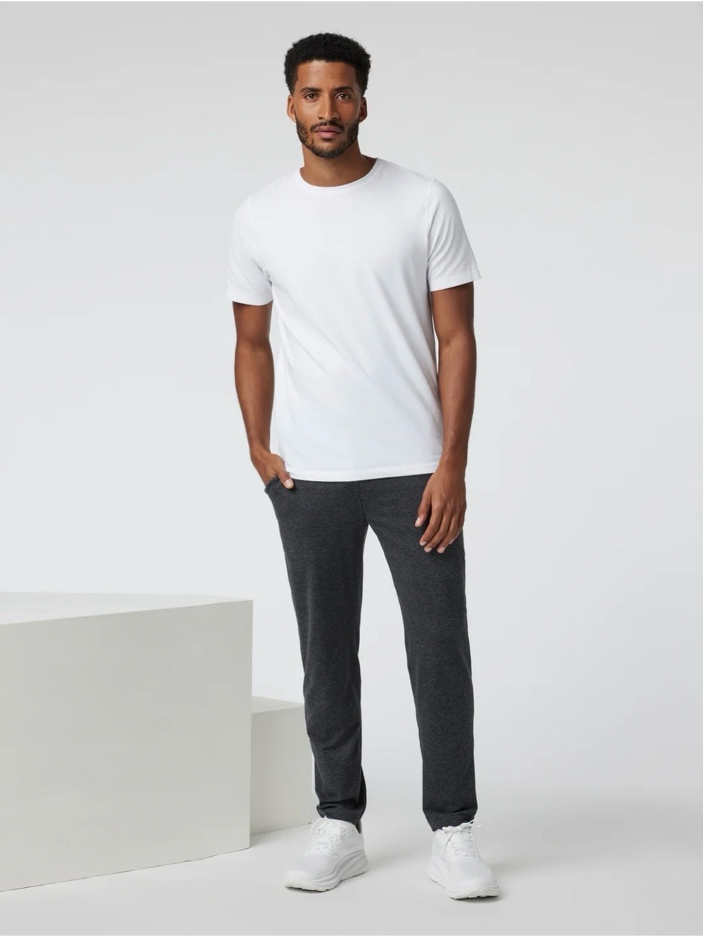 Vuori Men's Pronto Performance Pants Charcoal Gray Joggers